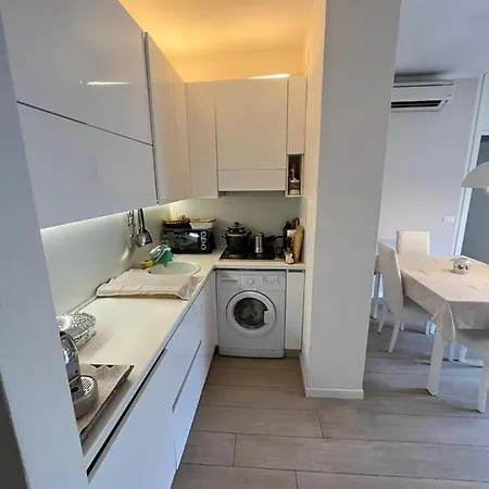 Cry Apartment *