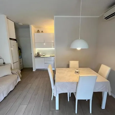 Cry Apartment