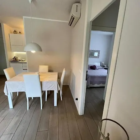 Cry Apartment *