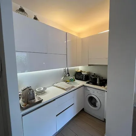 Apartment Cry